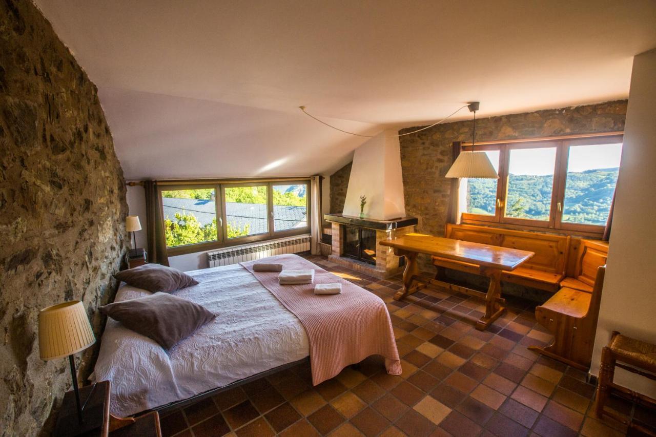 Cal Miquel De Ventola Guest House ภายนอก รูปภาพ