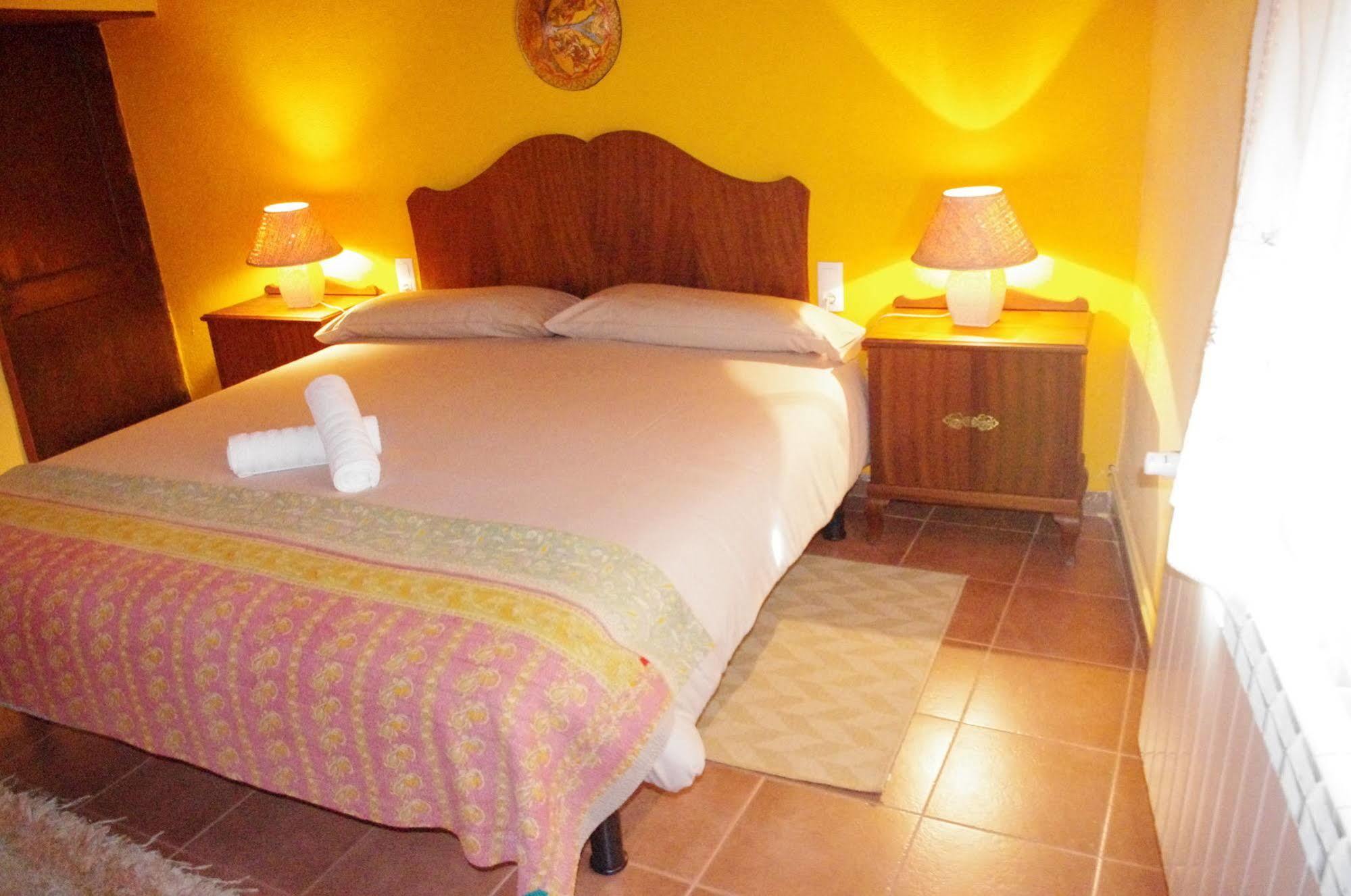 Cal Miquel De Ventola Guest House ภายนอก รูปภาพ
